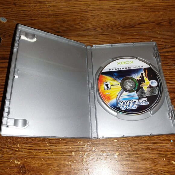 James Bond 007 in Agent Under Fire (Microsoft Xbox, 2002) - Picture 2 of 3